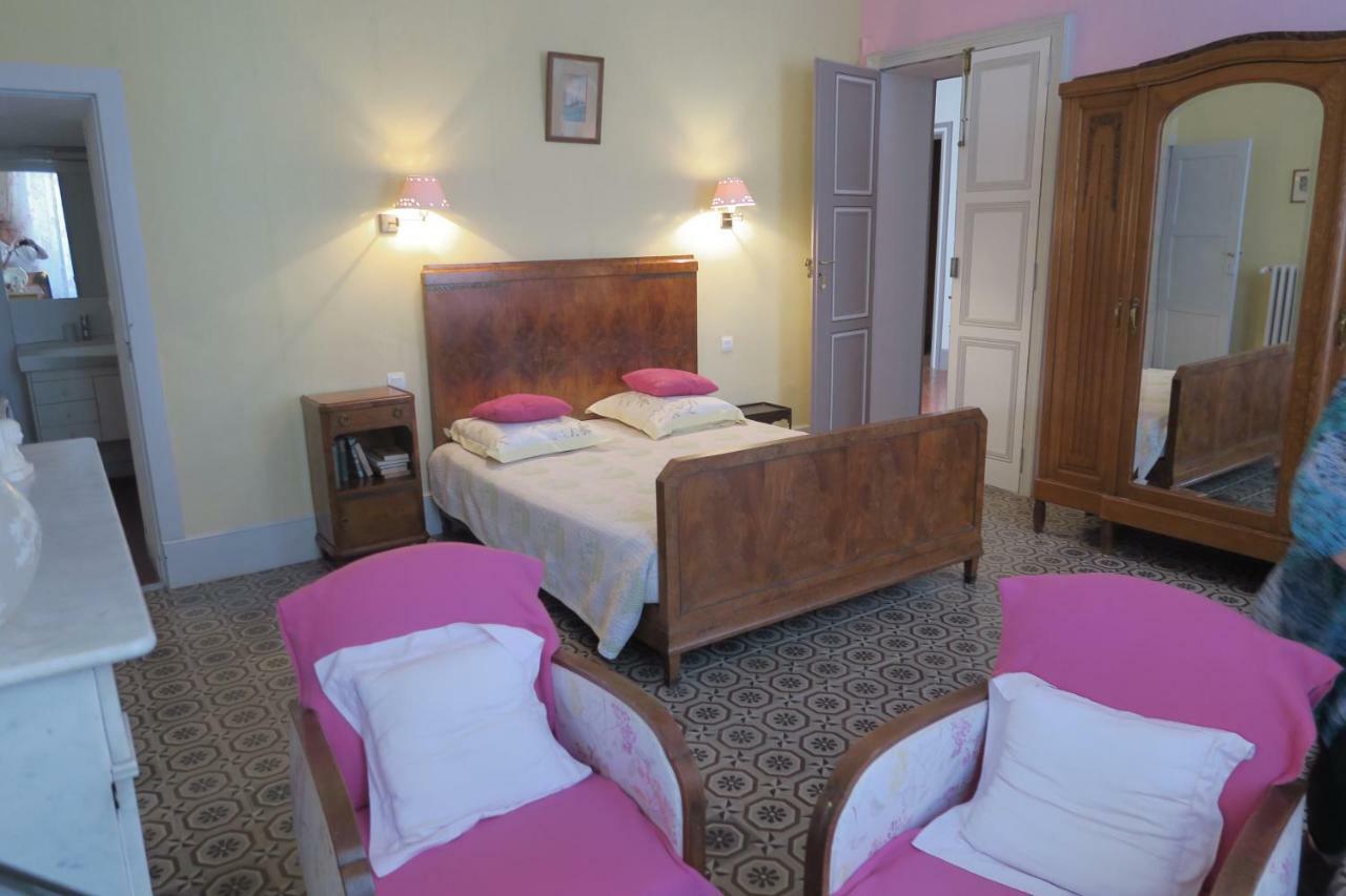 Le Domaine De Fraissinet Bed and Breakfast Ouveillan Exteriör bild